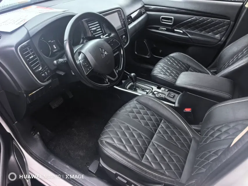 2021 Mitsubishi Outlander 2.4L 192HP L4 CVT,autocango,china used car exporter,china ev exporter,chinese used car exporter,chinese used ev exporter