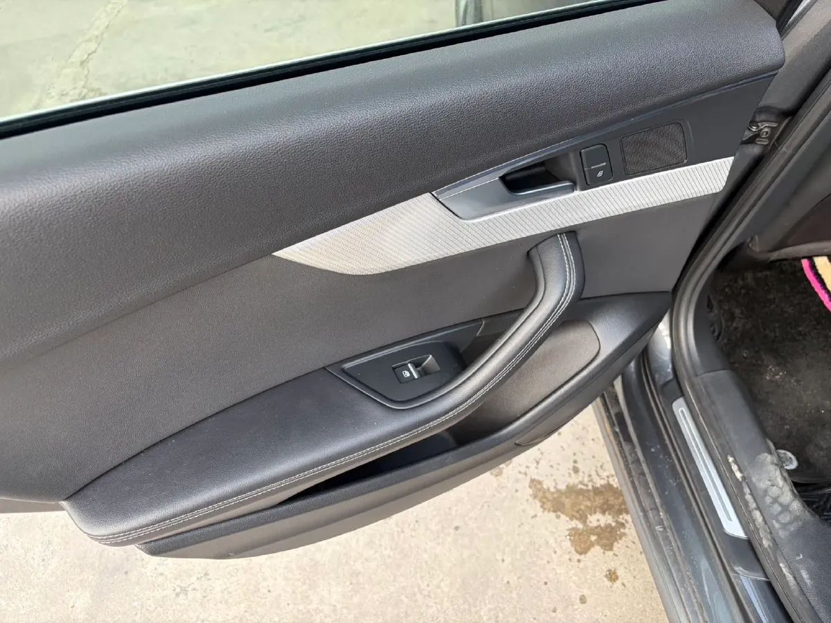 2020 Audi A4L 2.0T 190HP L4 7DCT,autocango,china used car exporter,china ev exporter,chinese used car exporter,chinese used ev exporter