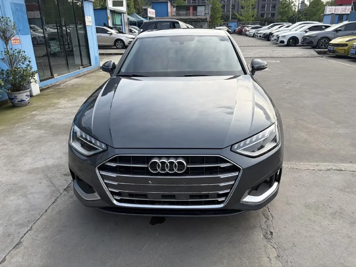 2020 Audi A4L 2.0T 190HP L4 7DCT,autocango,china used car exporter,china ev exporter,chinese used car exporter,chinese used ev exporter