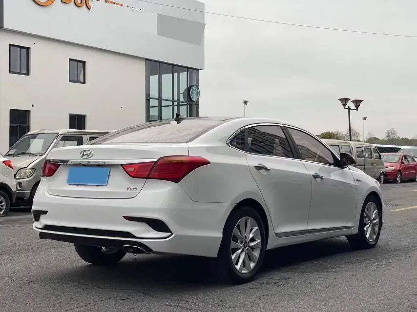2017 Hyundai Mistra 1.6T 175HP L4 7DCT,autocango,china used car exporter,china ev exporter,chinese used car exporter,chinese used ev exporter