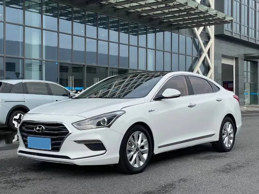 2017 Hyundai Mistra 1.6T 175HP L4 7DCT,autocango,china used car exporter,china ev exporter,chinese used car exporter,chinese used ev exporter