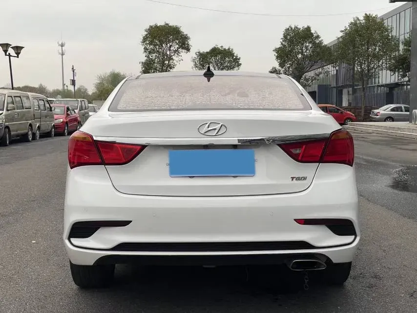 2017 Hyundai Mistra 1.6T 175HP L4 7DCT,autocango,china used car exporter,china ev exporter,chinese used car exporter,chinese used ev exporter