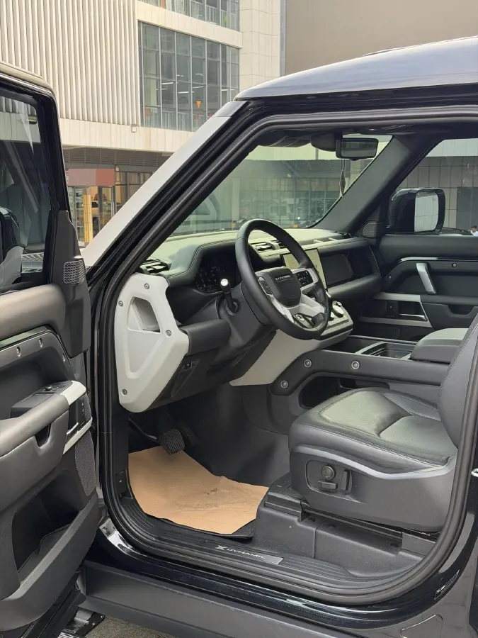 2023 Land Rover Defender 2.0T 300HP L4 8AT,autocango,china used car exporter,china ev exporter,chinese used car exporter,chinese used ev exporter