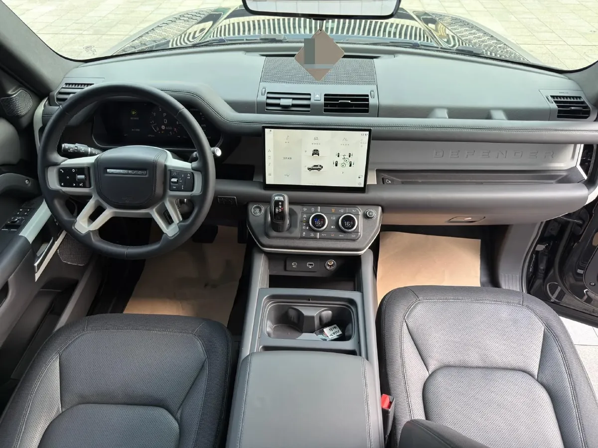 2023 Land Rover Defender 2.0T 300HP L4 8AT,autocango,china used car exporter,china ev exporter,chinese used car exporter,chinese used ev exporter