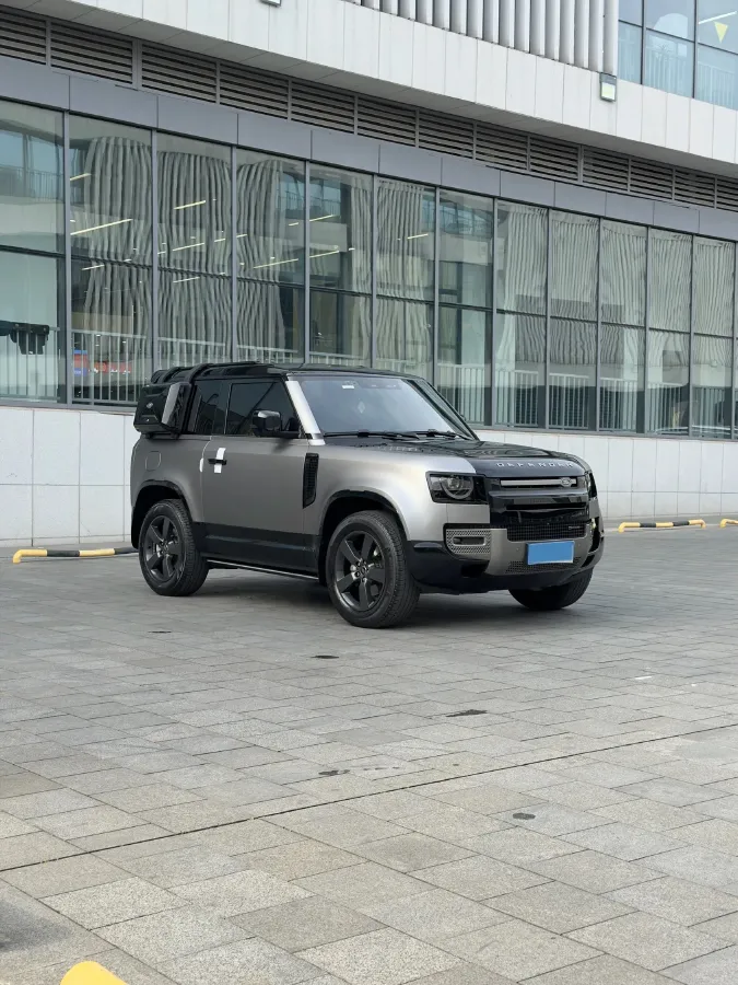 2023 Land Rover Defender 2.0T 300HP L4 8AT,autocango,china used car exporter,china ev exporter,chinese used car exporter,chinese used ev exporter