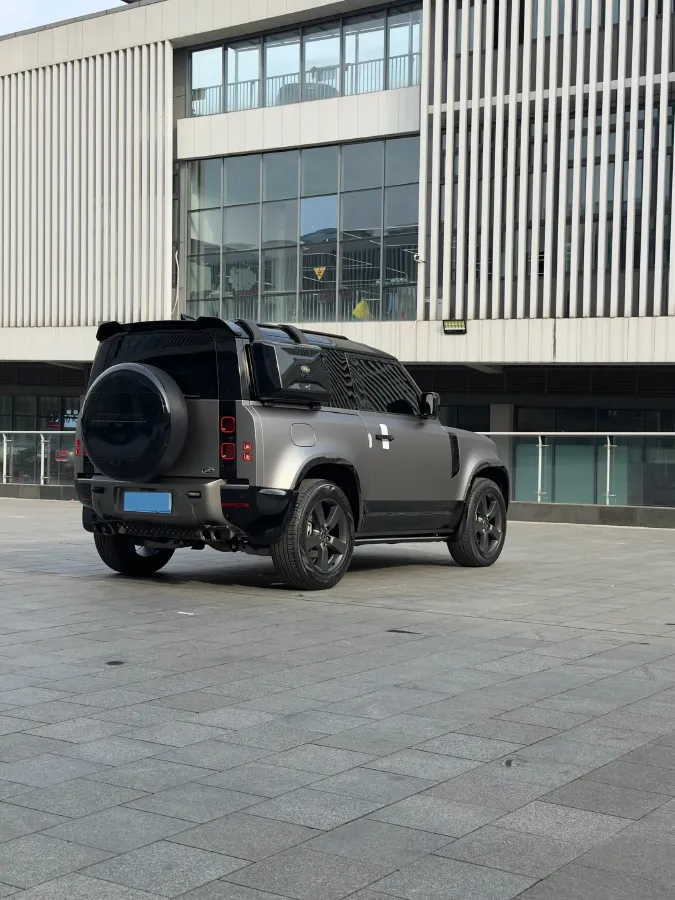 2023 Land Rover Defender 2.0T 300HP L4 8AT,autocango,china used car exporter,china ev exporter,chinese used car exporter,chinese used ev exporter