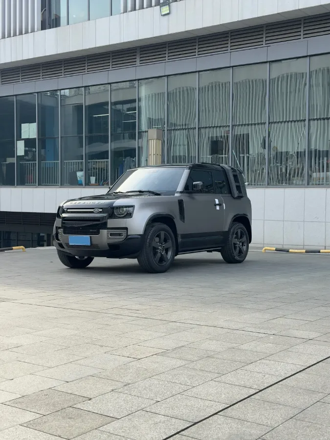 2023 Land Rover Defender 2.0T 300HP L4 8AT,autocango,china used car exporter,china ev exporter,chinese used car exporter,chinese used ev exporter