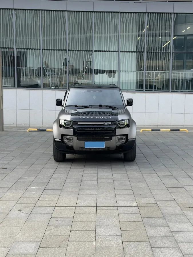 2023 Land Rover Defender 2.0T 300HP L4 8AT,autocango,china used car exporter,china ev exporter,chinese used car exporter,chinese used ev exporter