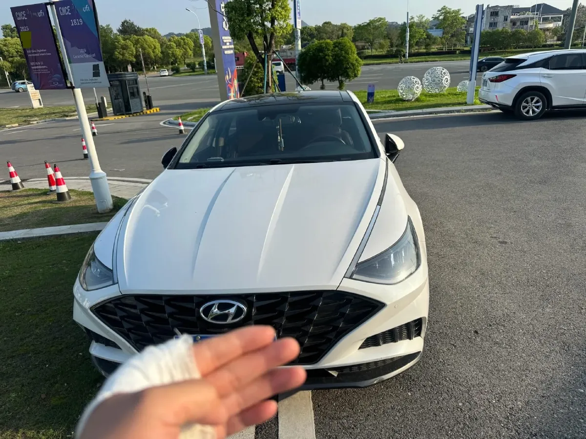 2020 Hyundai Sonata 1.5T 170HP L4 7DCT,autocango,china used car exporter,china ev exporter,chinese used car exporter,chinese used ev exporter