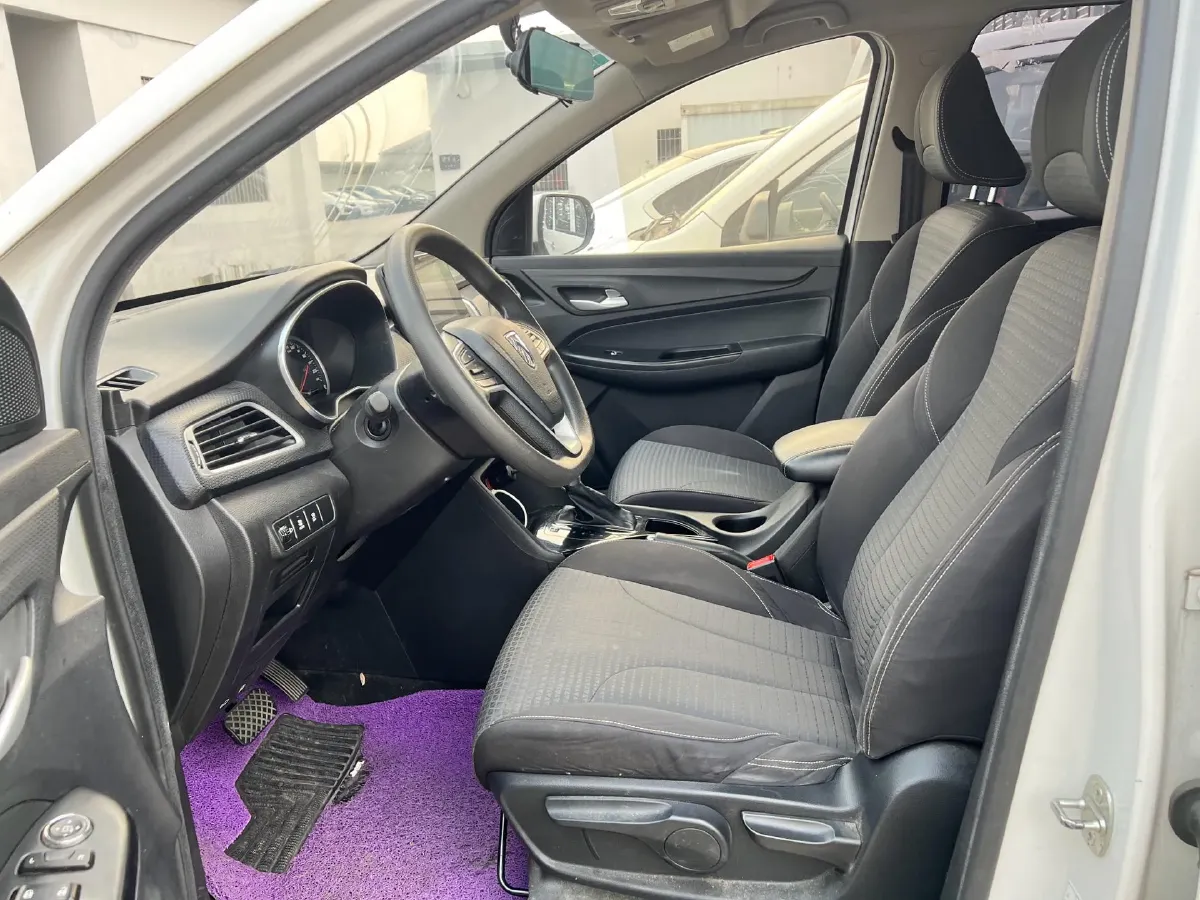 2019 BaoJun 730 1.5T 147HP L4 CVT,autocango,china used car exporter,china ev exporter,chinese used car exporter,chinese used ev exporter