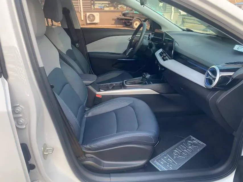 2023 Chevrolet Monza 1.5L 113HP L4 6DCT,autocango,china used car exporter,china ev exporter,chinese used car exporter,chinese used ev exporter