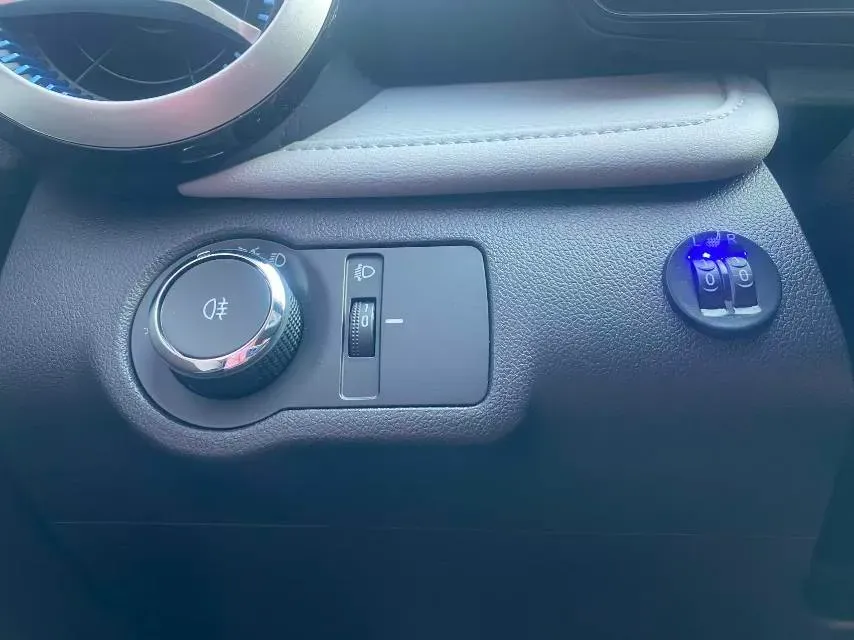 2023 Chevrolet Monza 1.5L 113HP L4 6DCT,autocango,china used car exporter,china ev exporter,chinese used car exporter,chinese used ev exporter