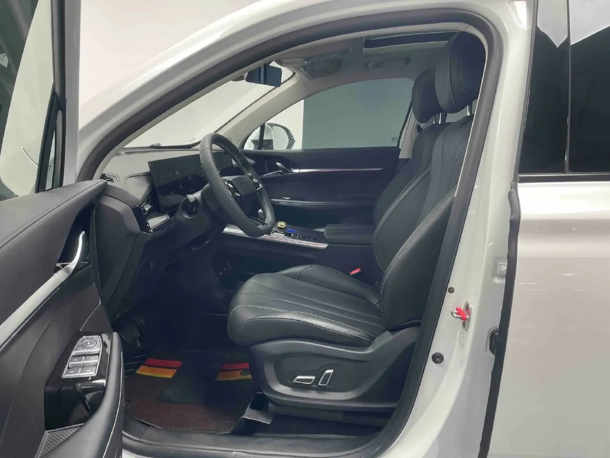 2022 Roewe RX5 MAX 1.5T 181HP L4 6AT,autocango,china used car exporter,china ev exporter,chinese used car exporter,chinese used ev exporter