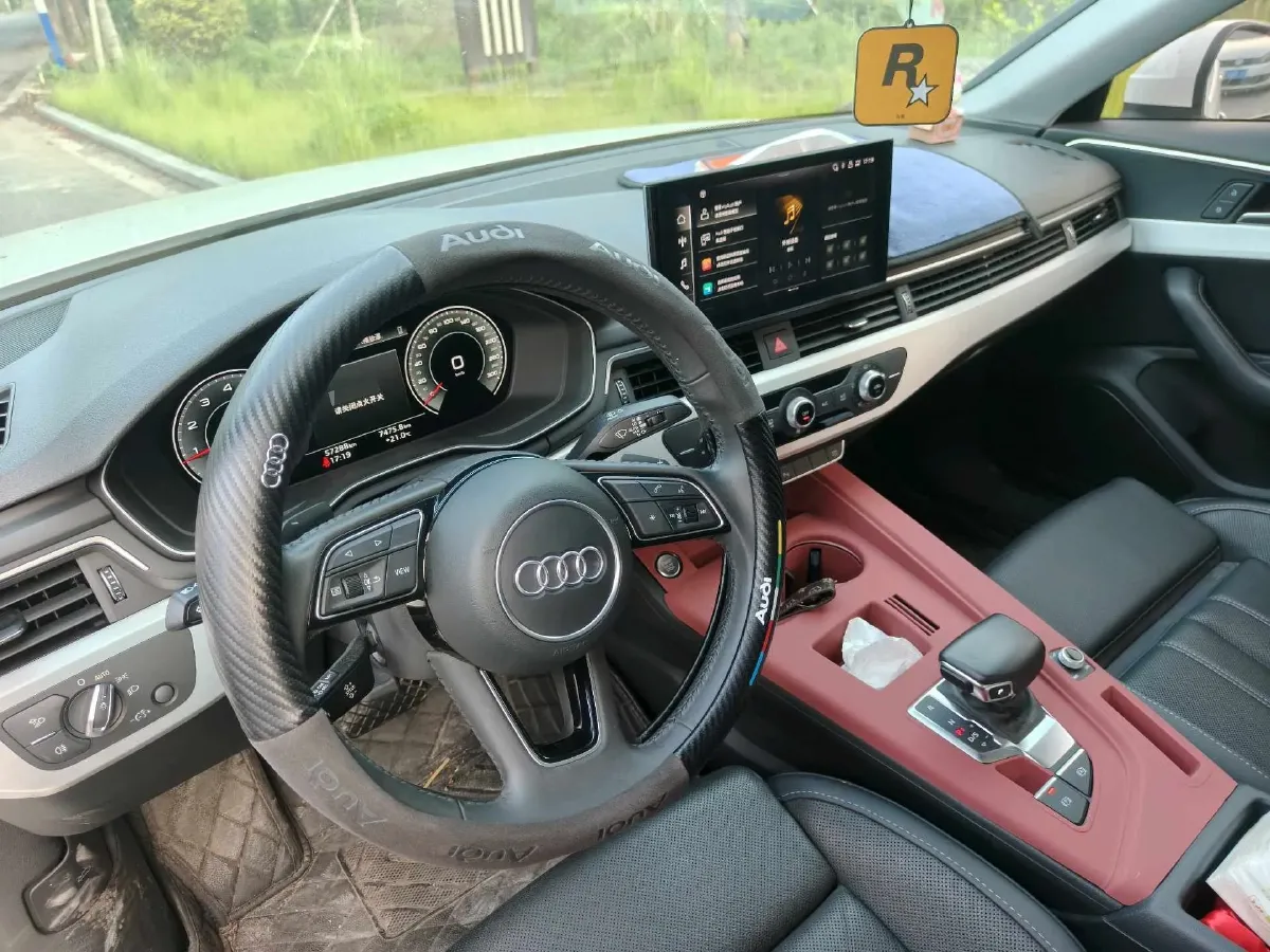 2022 Audi A4L 2.0T 190HP L4 7DCT,autocango,china used car exporter,china ev exporter,chinese used car exporter,chinese used ev exporter