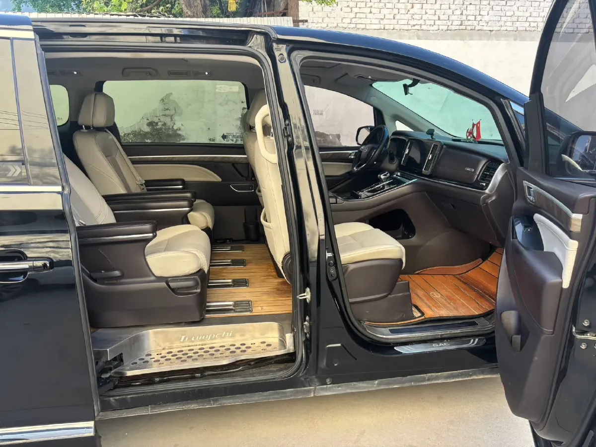 2021 GAC Trumpchi M8 2.0T 252HP L4 8AT,autocango,china used car exporter,china ev exporter,chinese used car exporter,chinese used ev exporter