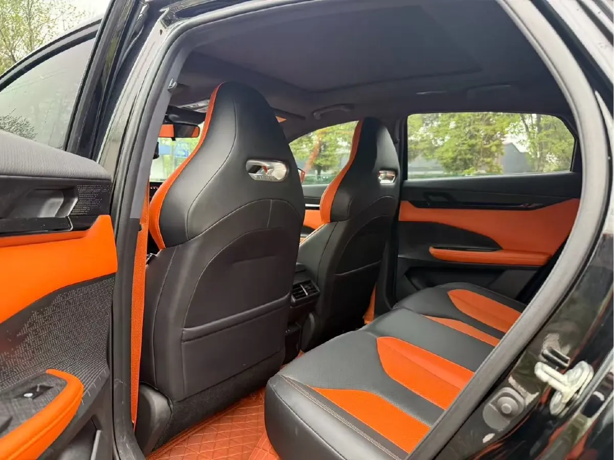 2023 ChangAn UNI-V 2.0T 233HP L4 8AT,autocango,china used car exporter,china ev exporter,chinese used car exporter,chinese used ev exporter