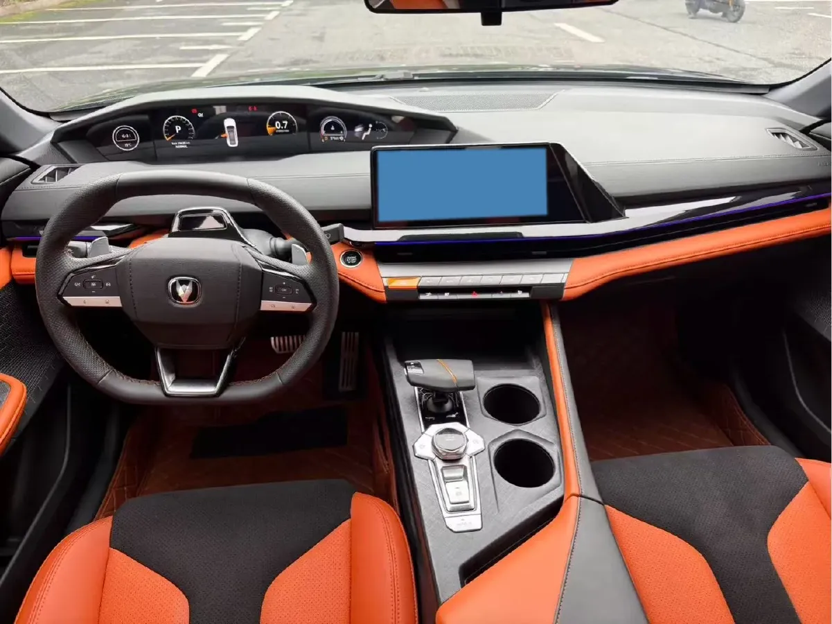 2023 ChangAn UNI-V 2.0T 233HP L4 8AT,autocango,china used car exporter,china ev exporter,chinese used car exporter,chinese used ev exporter