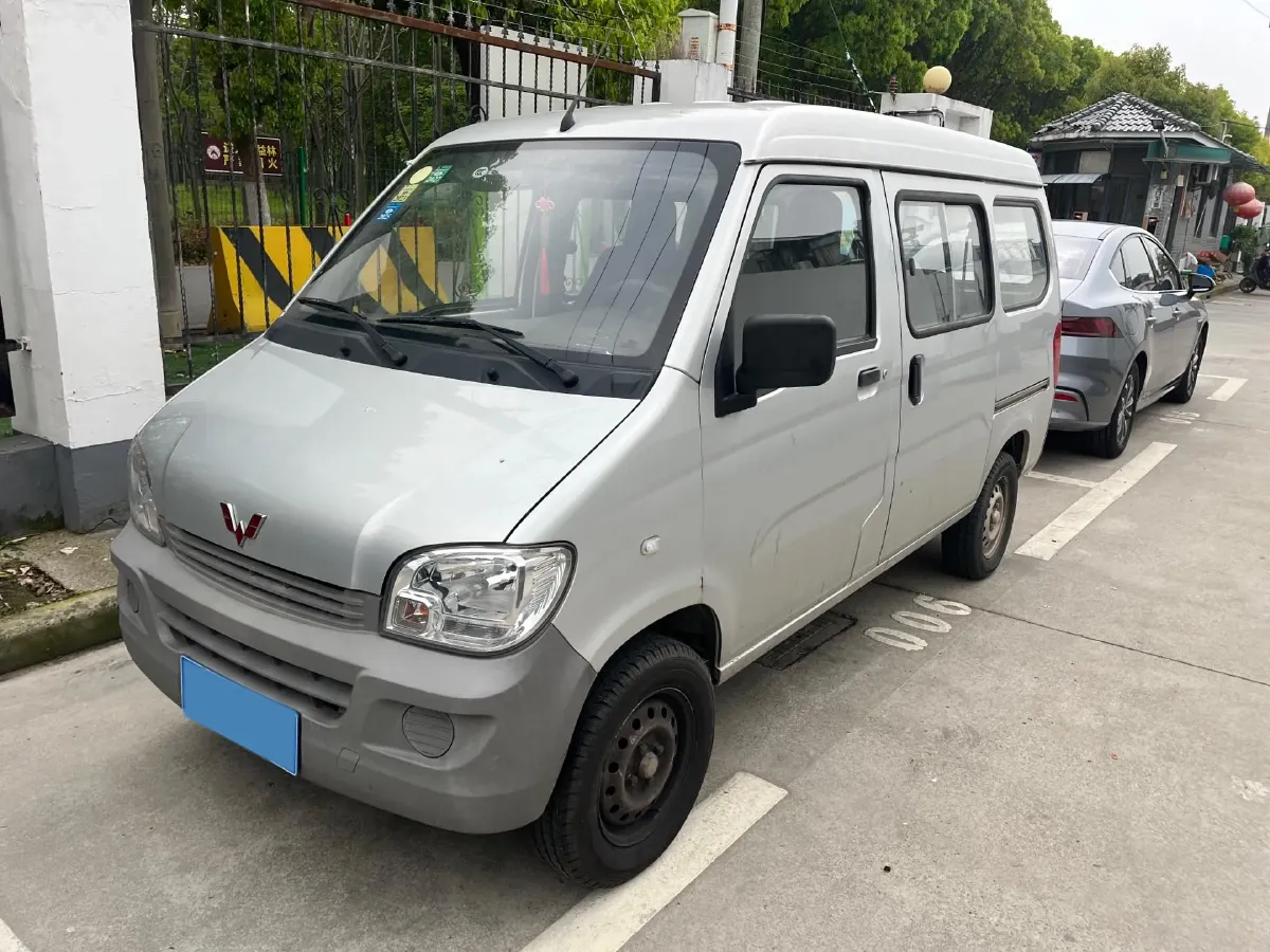 2020 WuLing ZhiGuang 1.2L 76HP L4 5MT,autocango,china used car exporter,china ev exporter,chinese used car exporter,chinese used ev exporter