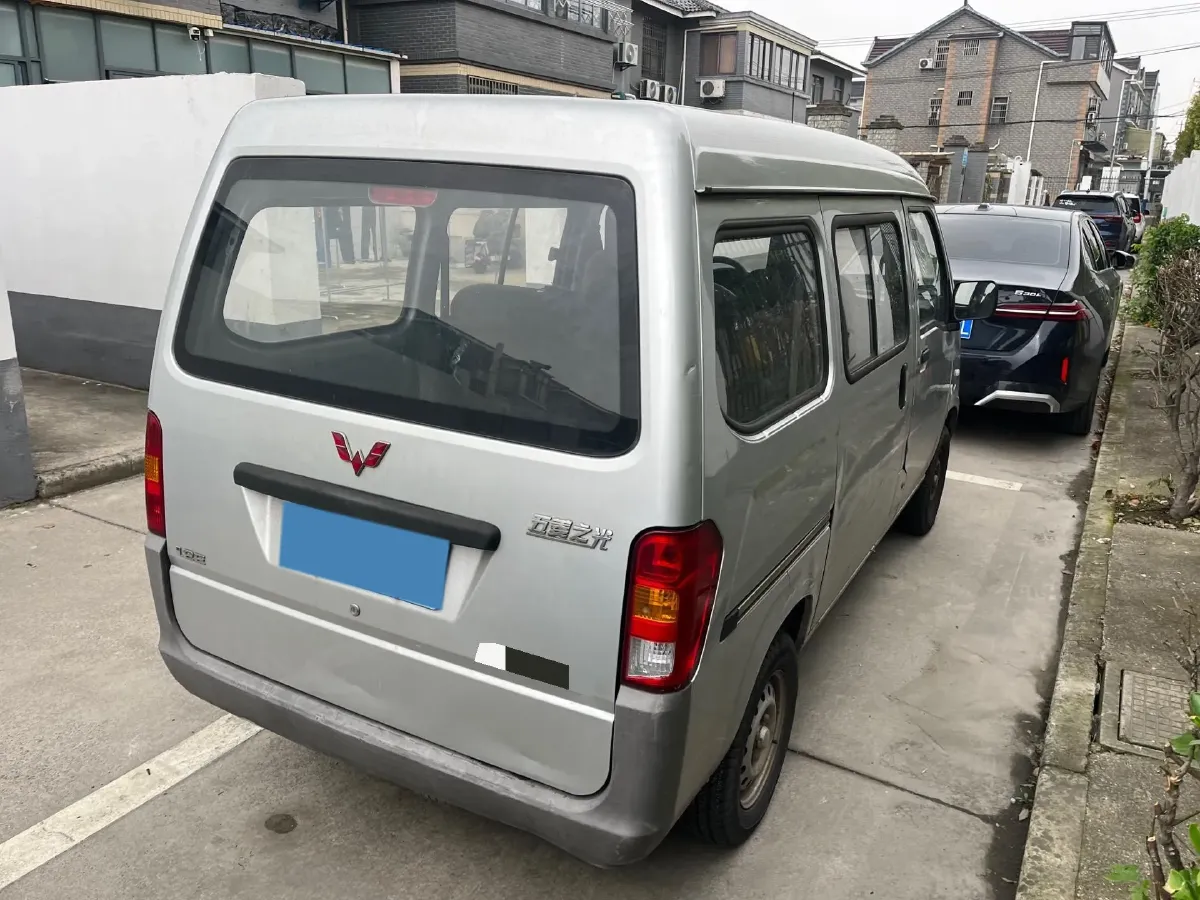 2020 WuLing ZhiGuang 1.2L 76HP L4 5MT,autocango,china used car exporter,china ev exporter,chinese used car exporter,chinese used ev exporter