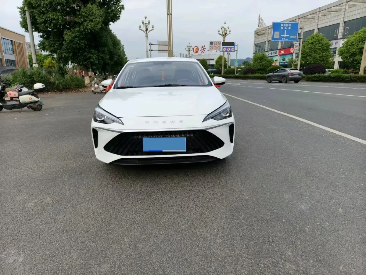2023 Roewe i5 1.5L 129HP L4 5MT,autocango,china used car exporter,china ev exporter,chinese used car exporter,chinese used ev exporter