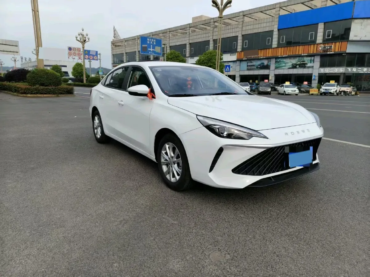 2023 Roewe i5 1.5L 129HP L4 5MT,autocango,china used car exporter,china ev exporter,chinese used car exporter,chinese used ev exporter