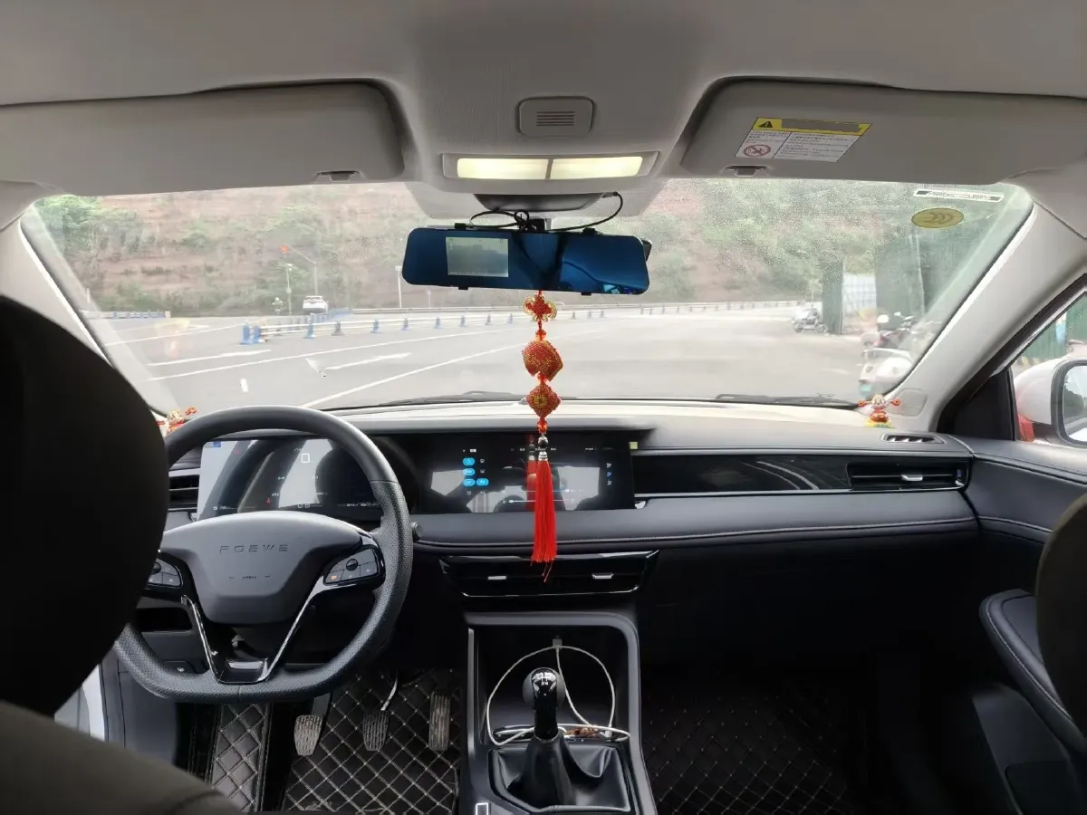 2023 Roewe i5 1.5L 129HP L4 5MT,autocango,china used car exporter,china ev exporter,chinese used car exporter,chinese used ev exporter