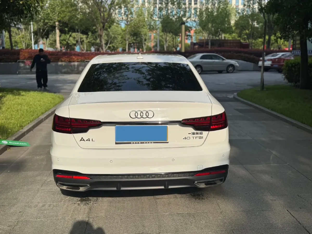 2022 Audi A4L 2.0T 190HP L4 7DCT,autocango,china used car exporter,china ev exporter,chinese used car exporter,chinese used ev exporter