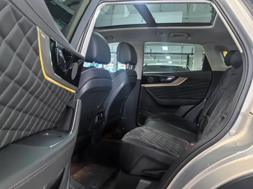 2019 HongQi HS5 2.0T 224HP L4 6AT,autocango,china used car exporter,china ev exporter,chinese used car exporter,chinese used ev exporter