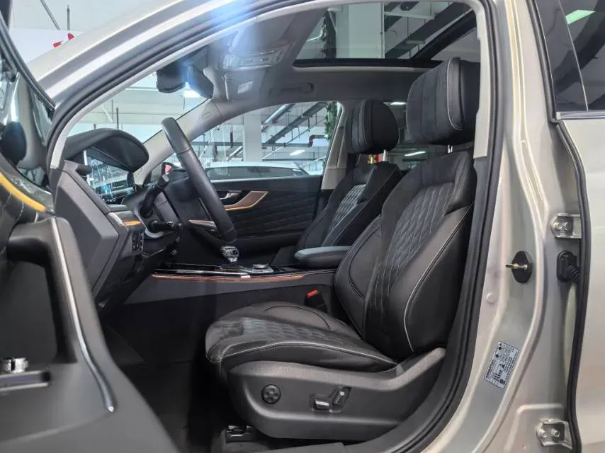 2019 HongQi HS5 2.0T 224HP L4 6AT,autocango,china used car exporter,china ev exporter,chinese used car exporter,chinese used ev exporter