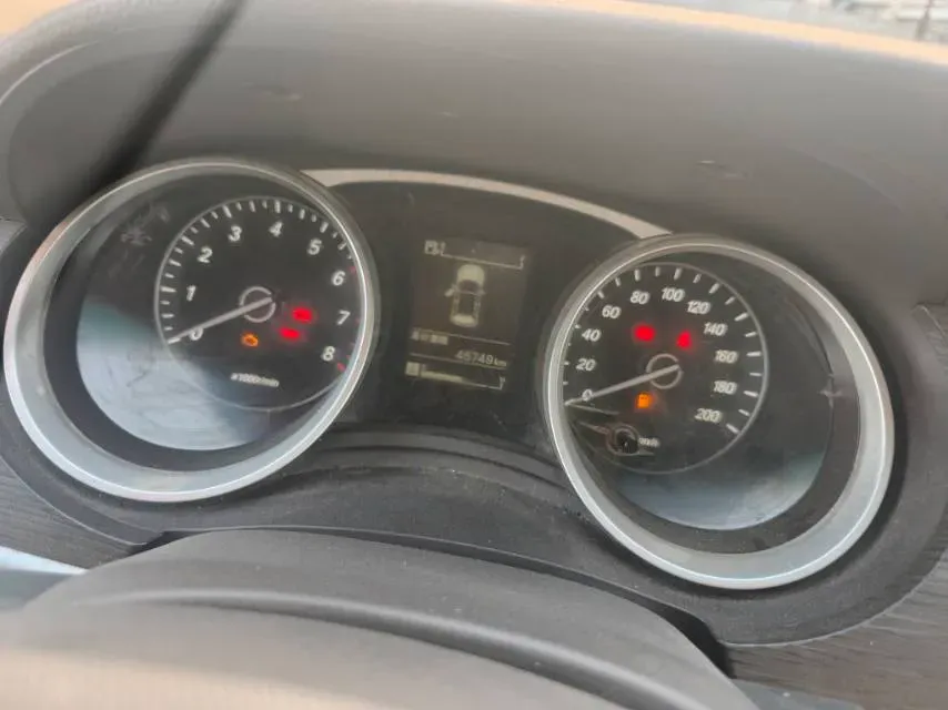 2019 BaoJun 730 1.5L 105HP L4 6MT,autocango,china used car exporter,china ev exporter,chinese used car exporter,chinese used ev exporter