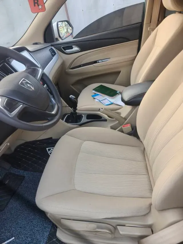 2019 BaoJun 730 1.5L 105HP L4 6MT,autocango,china used car exporter,china ev exporter,chinese used car exporter,chinese used ev exporter
