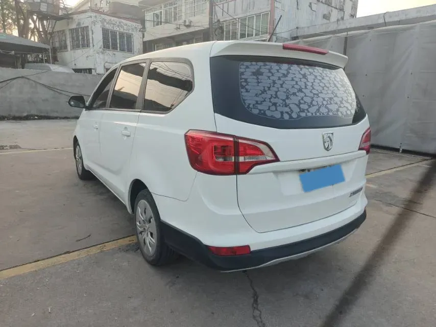 2019 BaoJun 730 1.5L 105HP L4 6MT,autocango,china used car exporter,china ev exporter,chinese used car exporter,chinese used ev exporter