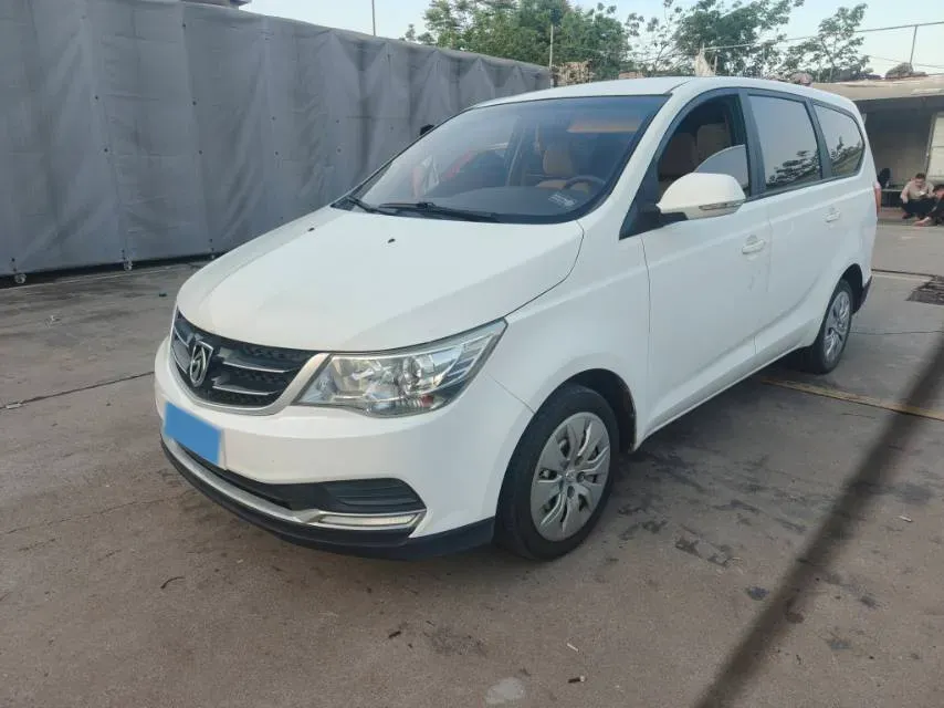 2019 BaoJun 730 1.5L 105HP L4 6MT,autocango,china used car exporter,china ev exporter,chinese used car exporter,chinese used ev exporter