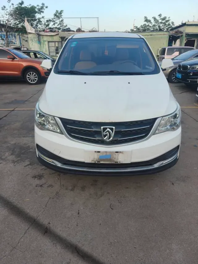 2019 BaoJun 730 1.5L 105HP L4 6MT,autocango,china used car exporter,china ev exporter,chinese used car exporter,chinese used ev exporter