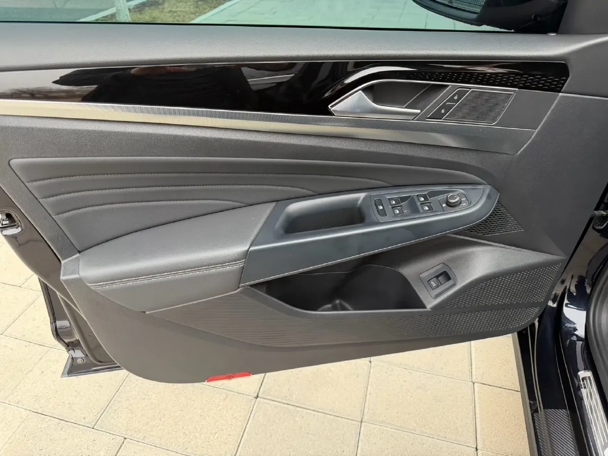 2023 Volkswagen Passat 1.4T 150HP L4 7DCT,autocango,china used car exporter,china ev exporter,chinese used car exporter,chinese used ev exporter