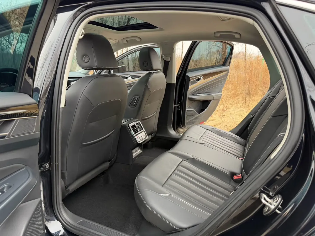 2023 Volkswagen Passat 1.4T 150HP L4 7DCT,autocango,china used car exporter,china ev exporter,chinese used car exporter,chinese used ev exporter