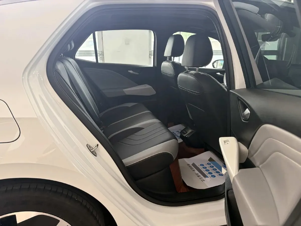 2025 Volkswagen ID.3 BEV 52.8KWH,autocango,china used car exporter,china ev exporter,chinese used car exporter,chinese used ev exporter