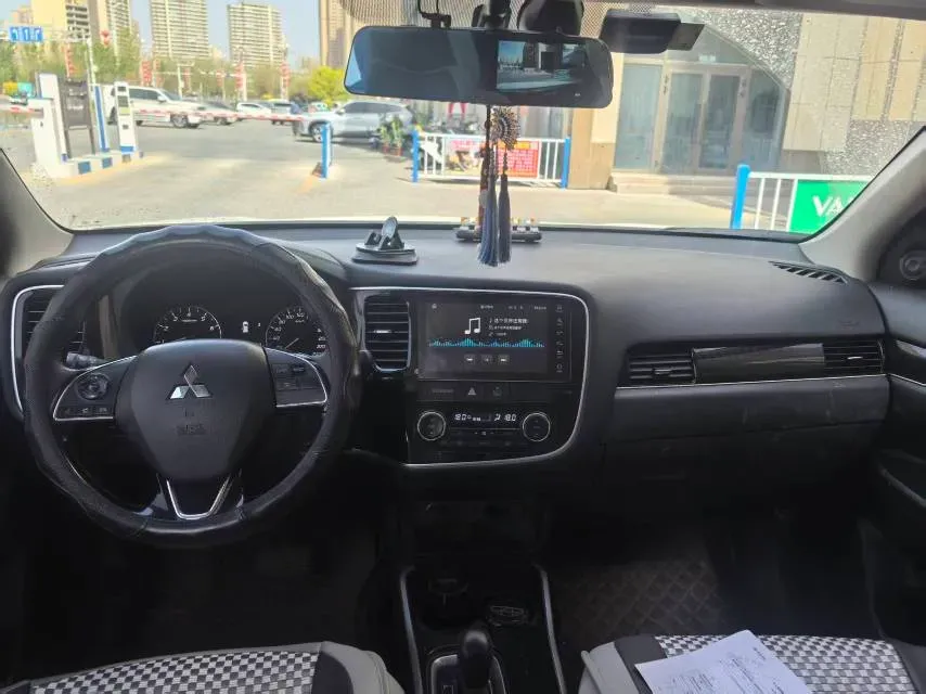 2021 Mitsubishi Outlander 2.0L 166HP L4 CVT,autocango,china used car exporter,china ev exporter,chinese used car exporter,chinese used ev exporter