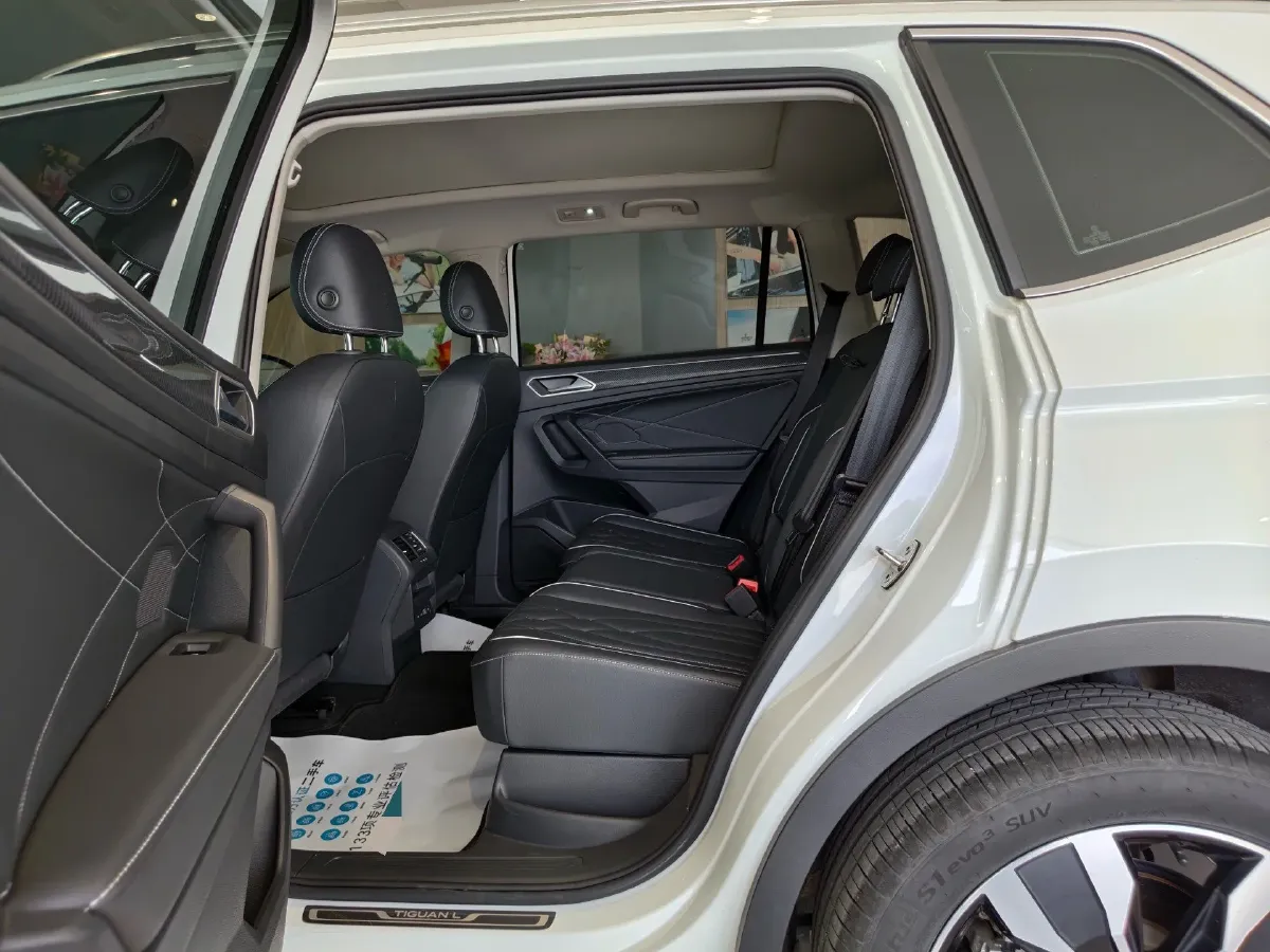 2024 Volkswagen Tiguan L 2.0T 186HP L4 7DCT,autocango,china used car exporter,china ev exporter,chinese used car exporter,chinese used ev exporter