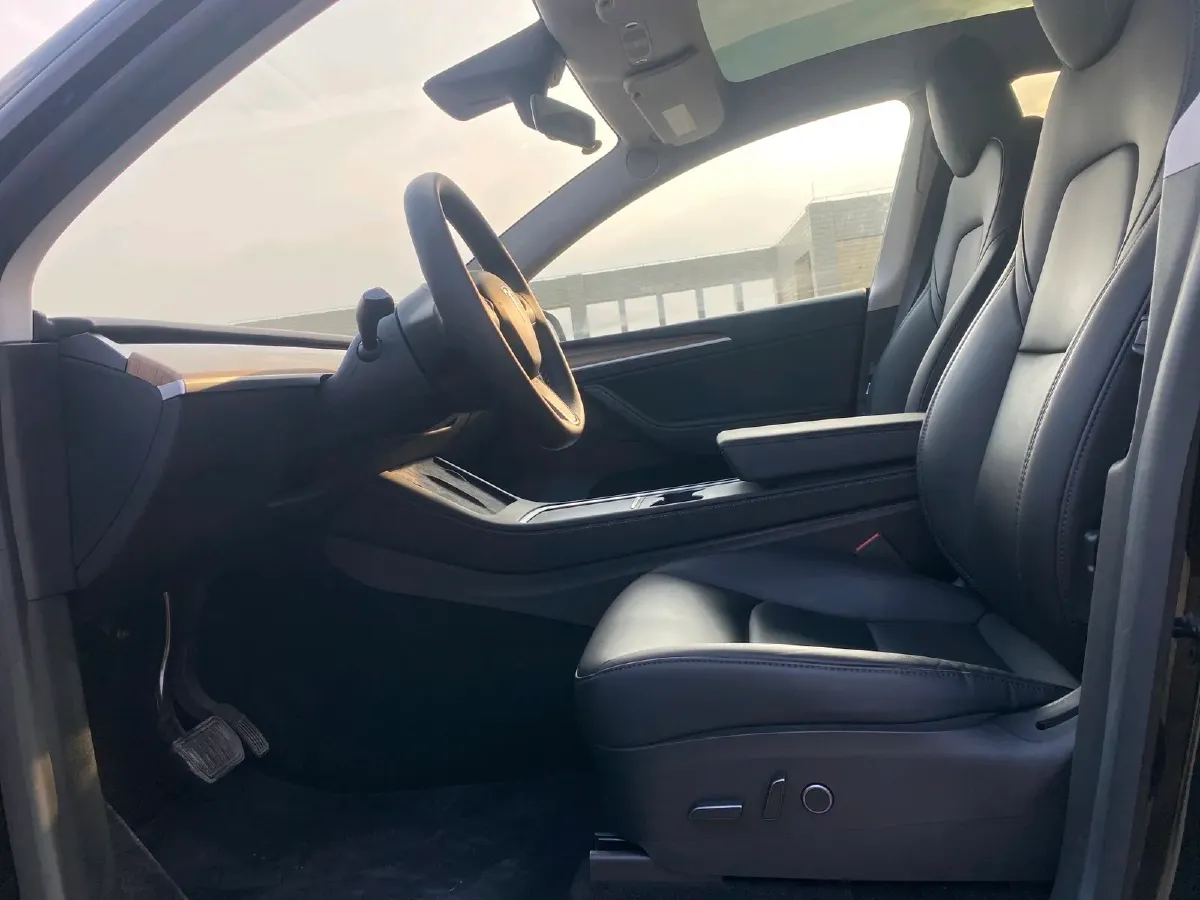 2022 Tesla Model Y BEV 60KWH,autocango,china used car exporter,china ev exporter,chinese used car exporter,chinese used ev exporter