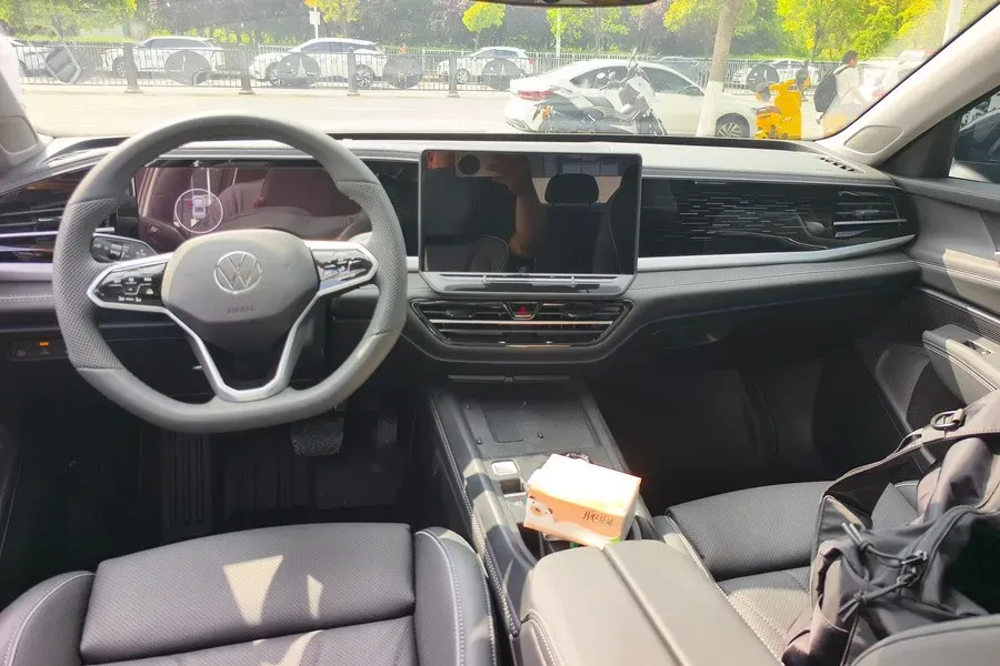 2026 Volkswagen Passat 2.0T 220HP L4 7DCT,autocango,china used car exporter,china ev exporter,chinese used car exporter,chinese used ev exporter