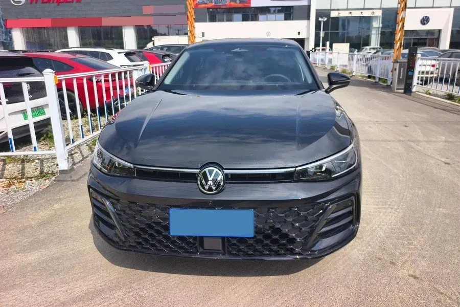 2026 Volkswagen Passat 2.0T 220HP L4 7DCT,autocango,china used car exporter,china ev exporter,chinese used car exporter,chinese used ev exporter