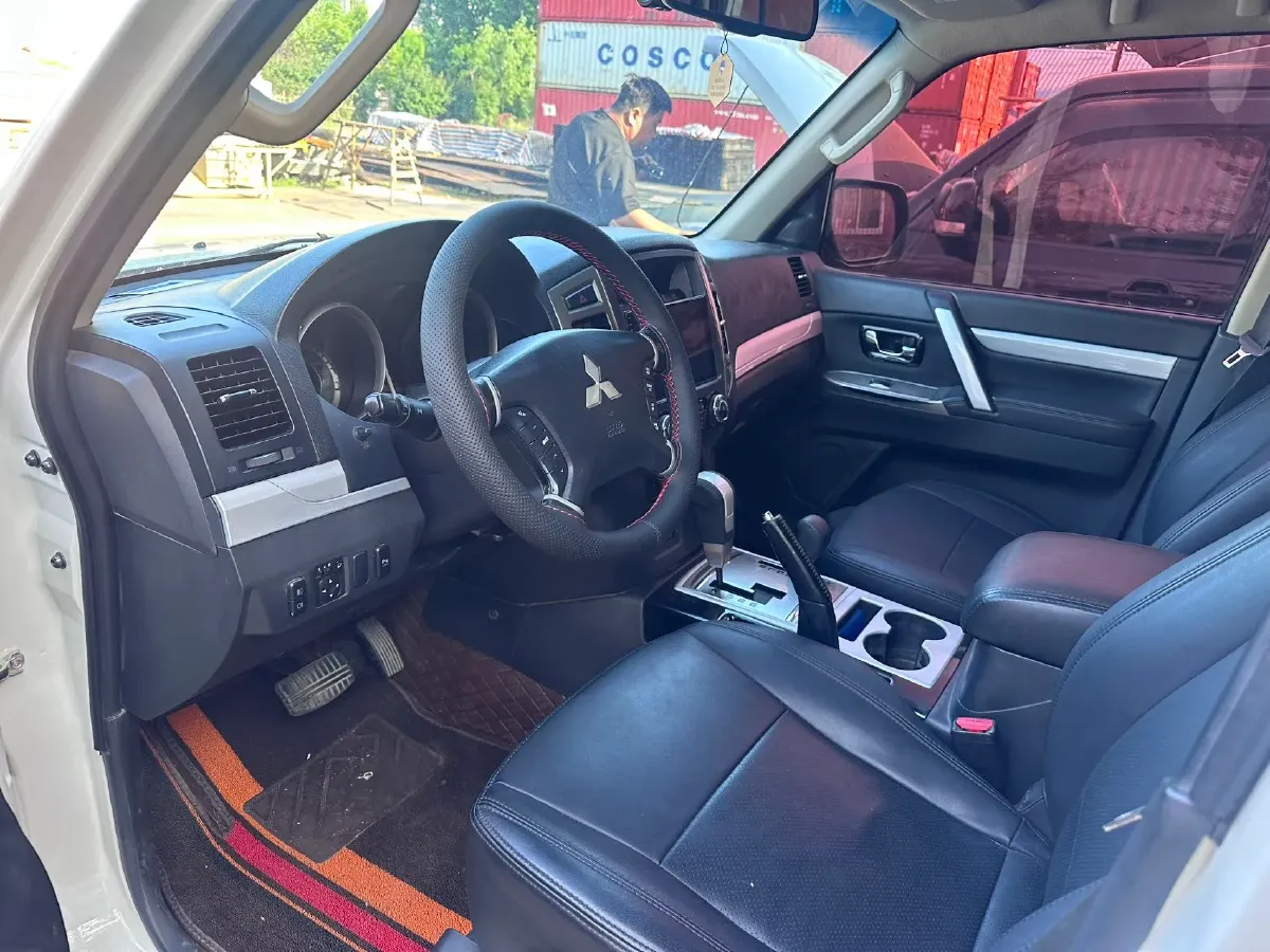 2019 Mitsubishi Pajero 3.0L 174HP V6 5AT,autocango,china used car exporter,china ev exporter,chinese used car exporter,chinese used ev exporter