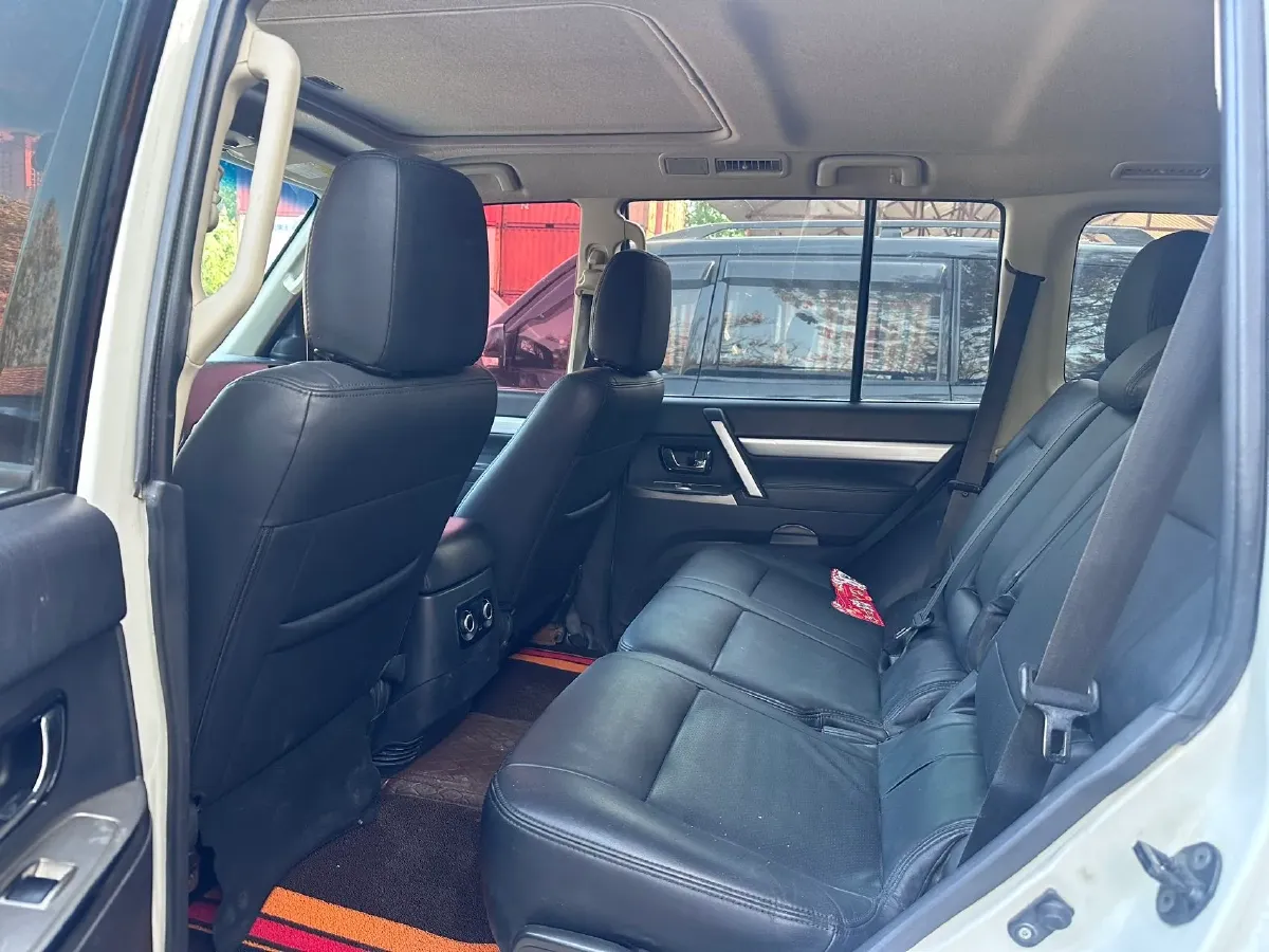 2019 Mitsubishi Pajero 3.0L 174HP V6 5AT,autocango,china used car exporter,china ev exporter,chinese used car exporter,chinese used ev exporter