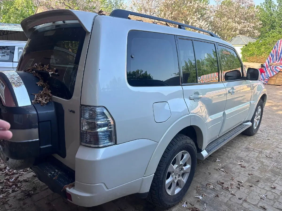 2019 Mitsubishi Pajero 3.0L 174HP V6 5AT,autocango,china used car exporter,china ev exporter,chinese used car exporter,chinese used ev exporter