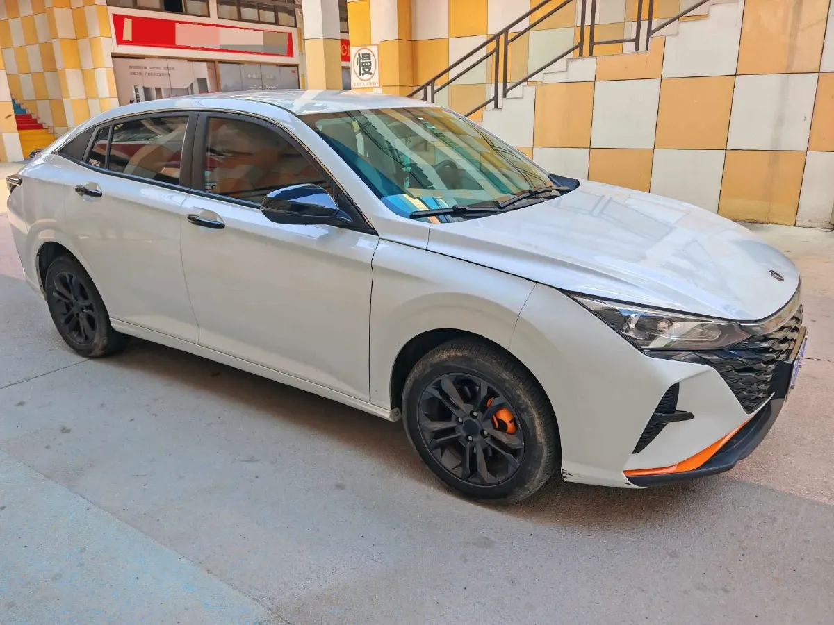 2023 DongFeng Aeolus YiXuan 1.5L 125HP L4 6DCT,autocango,china used car exporter,china ev exporter,chinese used car exporter,chinese used ev exporter
