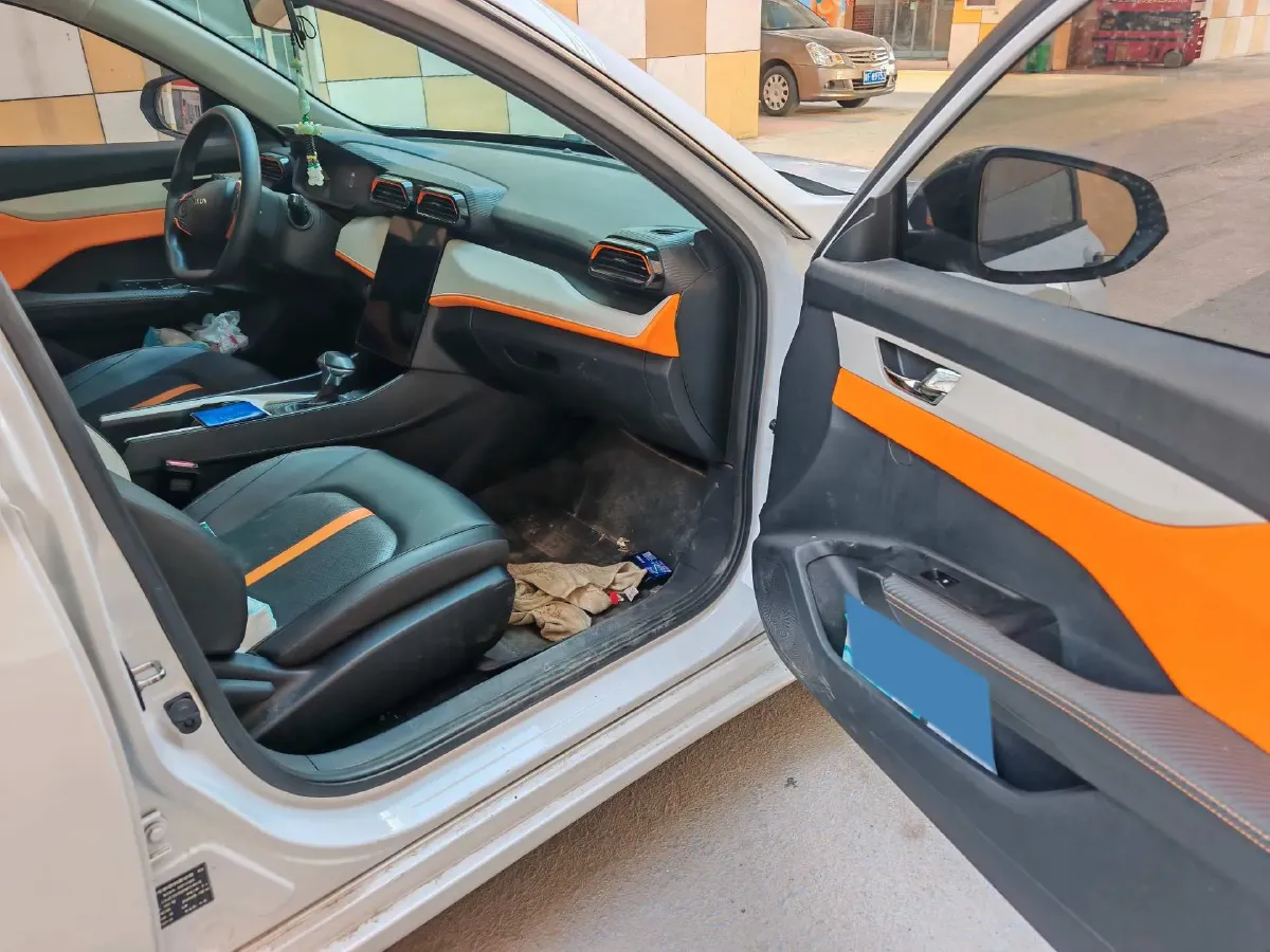 2023 DongFeng Aeolus YiXuan 1.5L 125HP L4 6DCT,autocango,china used car exporter,china ev exporter,chinese used car exporter,chinese used ev exporter