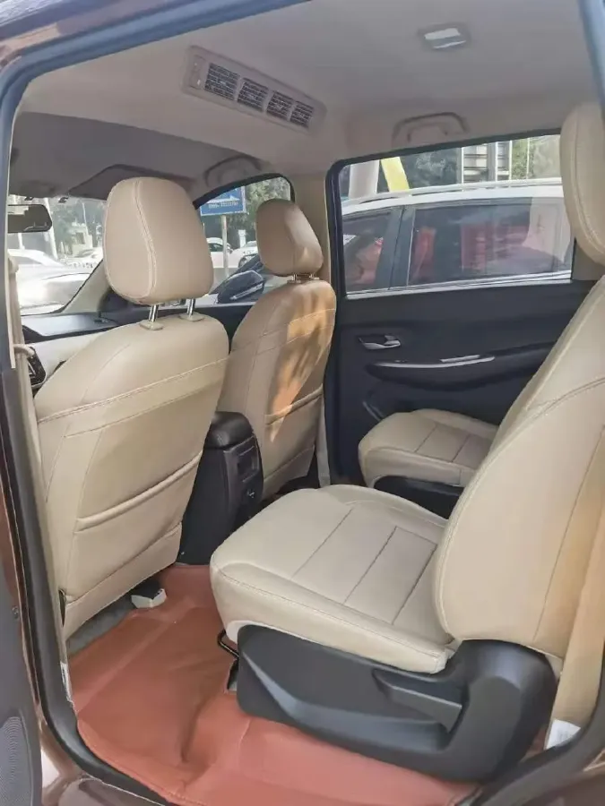 2018 WuLing HongGuang 1.5L 105HP L4 5MT,autocango,china used car exporter,china ev exporter,chinese used car exporter,chinese used ev exporter