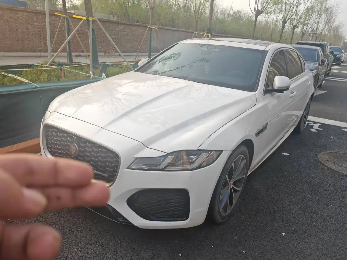 2022 Jaguar XFL 2.0T 250HP L4 8AT,autocango,china used car exporter,china ev exporter,chinese used car exporter,chinese used ev exporter