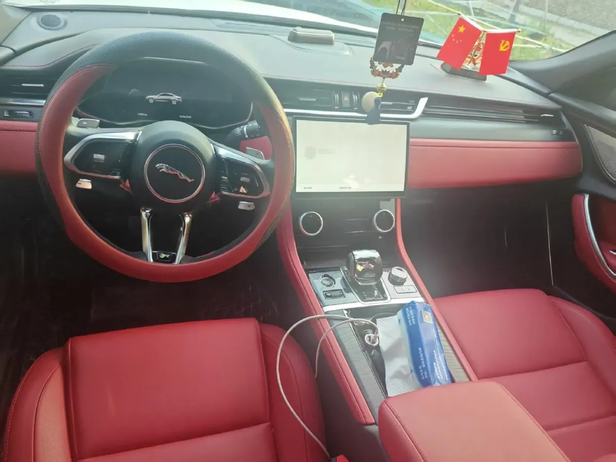 2022 Jaguar XFL 2.0T 250HP L4 8AT,autocango,china used car exporter,china ev exporter,chinese used car exporter,chinese used ev exporter